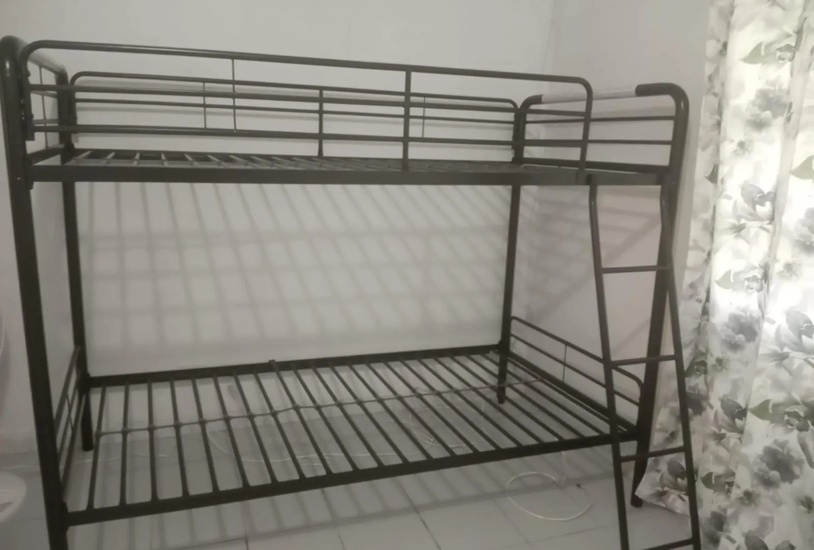 Coastal Bunk #2 Retreat Nassau Restricted 1 Luggage Hotel